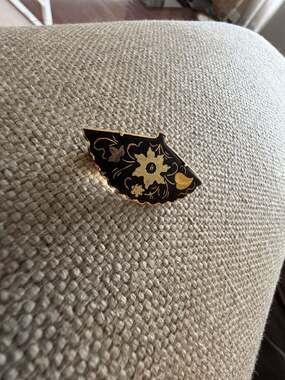 Vintage Damascene Fan Pin Gold Etched on Black Floral Design Brooch